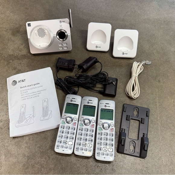 AT&T EL52319 DECT 6.0 Cordless Phone System w/ 3 Handsets Answering Machine - Picture 5 of 9